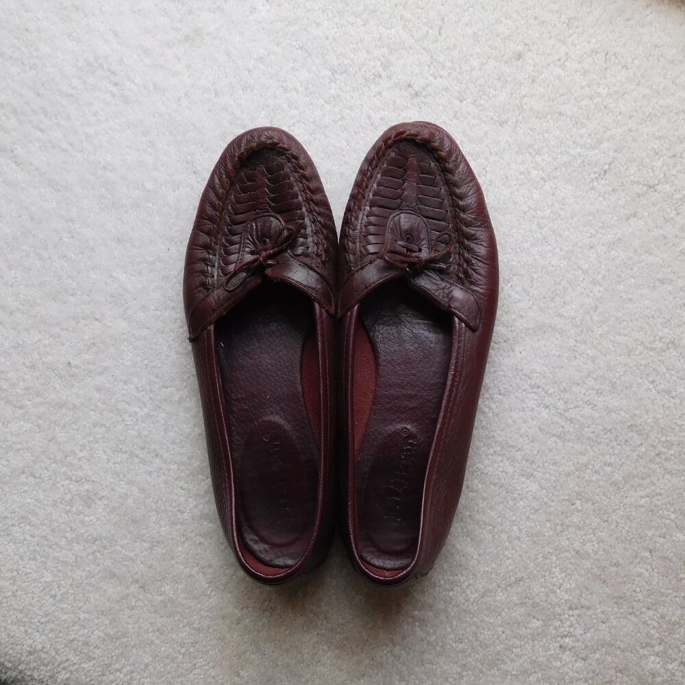 L.L. Bean moccasin-like shoes size 9N maroon color